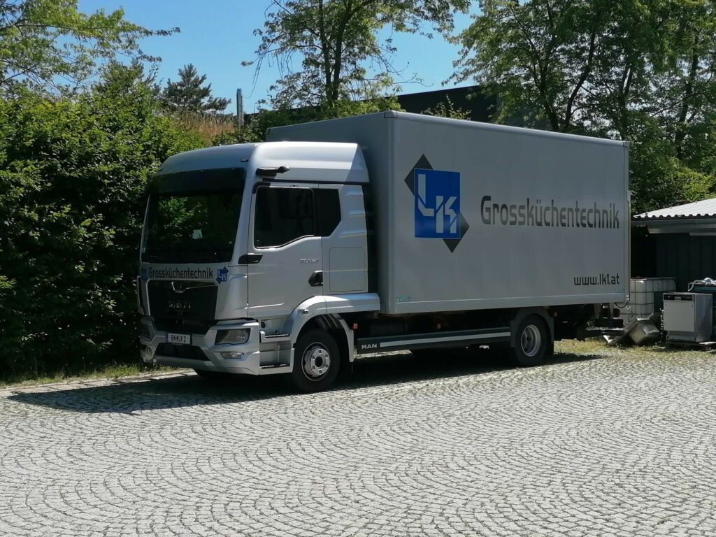 Transport LKW von LK Grossküchentechnik
